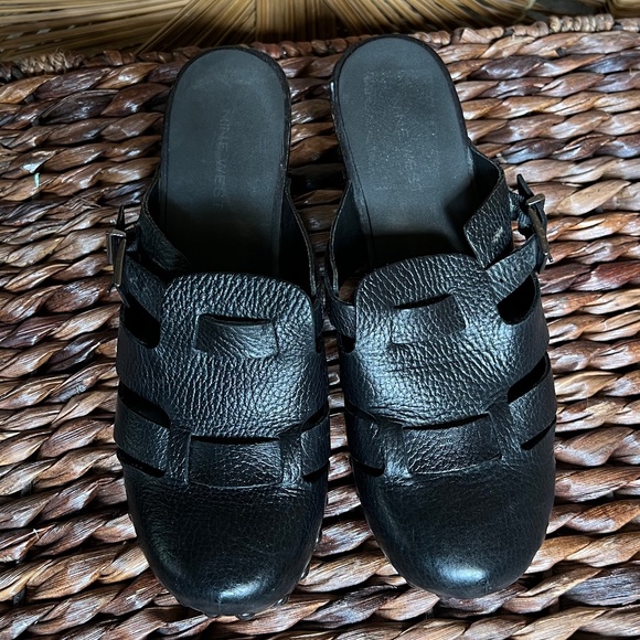 Clogs - Picture 2 of 4